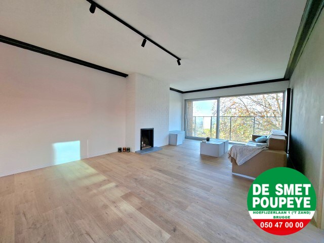 Vernieuwd hoekappartement 