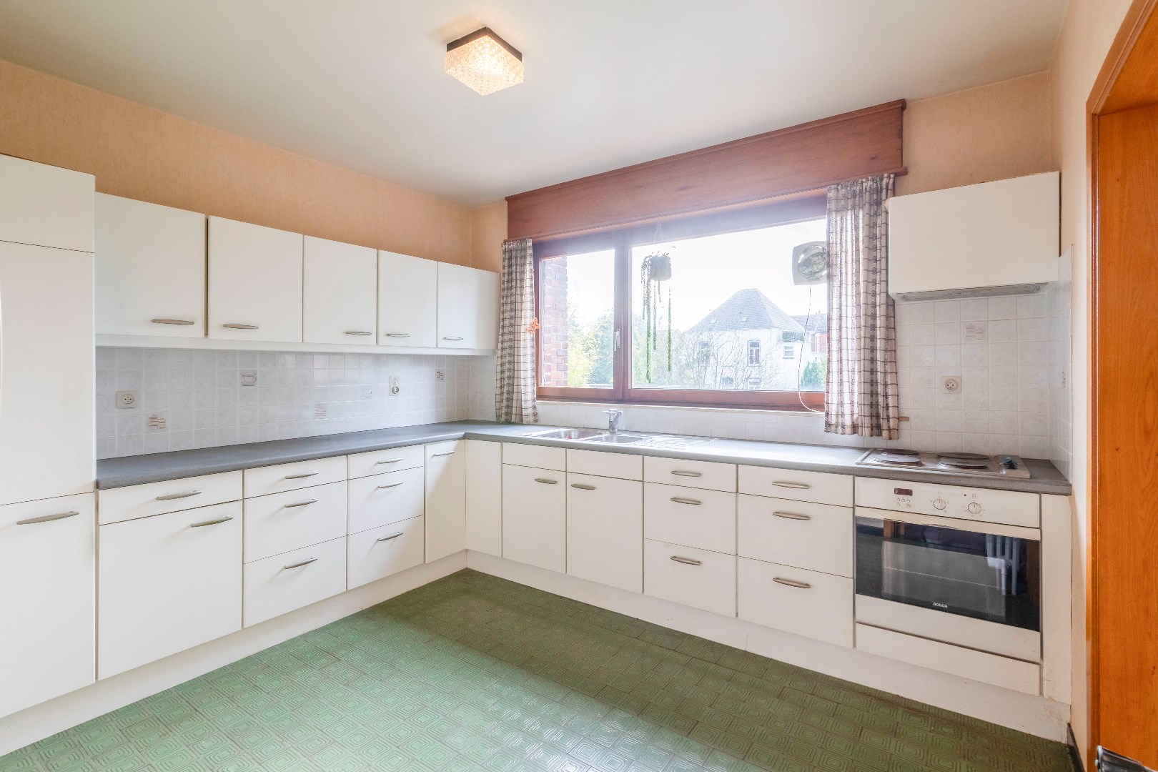 Zeer ruime gezinswoning met tuin en garage nabij Rozenbroekenpark 