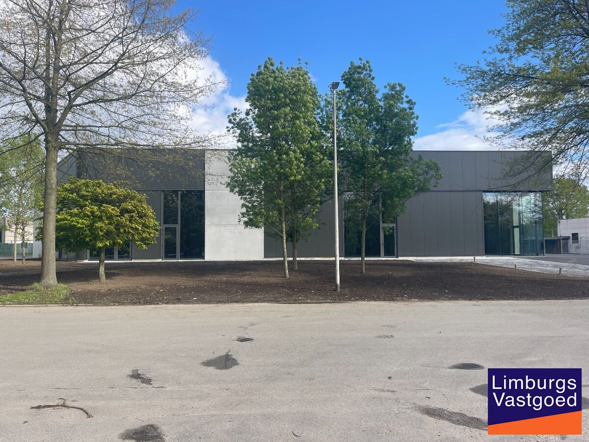 UNIT 7E - Moderne bedrijfshal van  200m² TE HUUR 