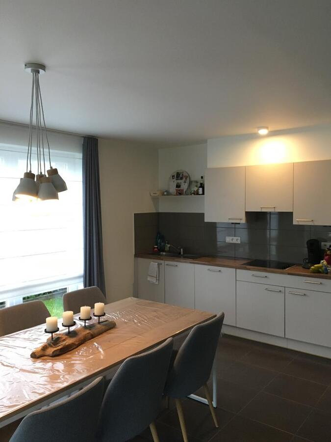 Ruim, modieus 2 slaapkamer appartement 