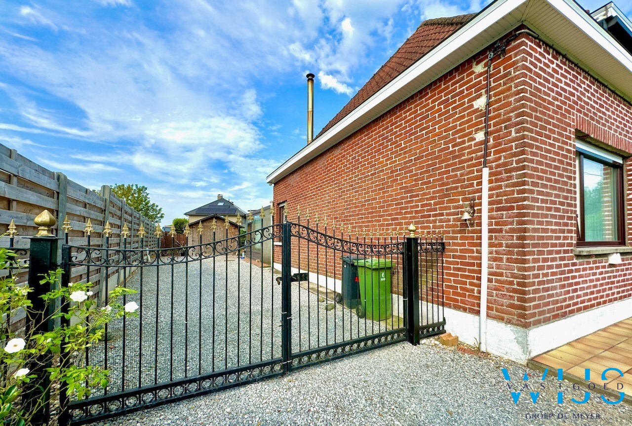 Interessante te renoveren woning in Drongen! 