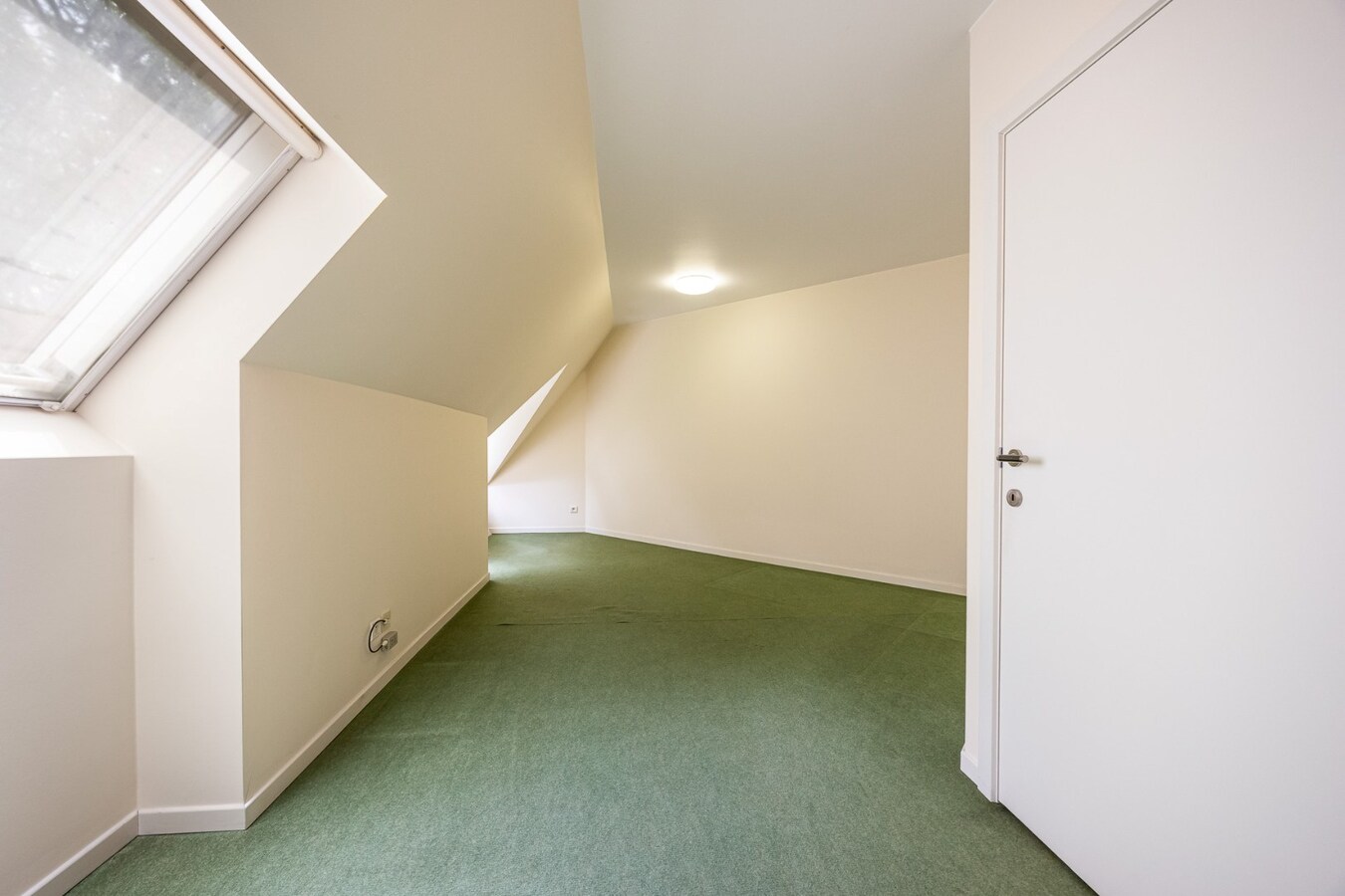 Exclusieve villa met gelijkvloerse master suite, prachtige tuin en uitzonderlijk wooncomfort 