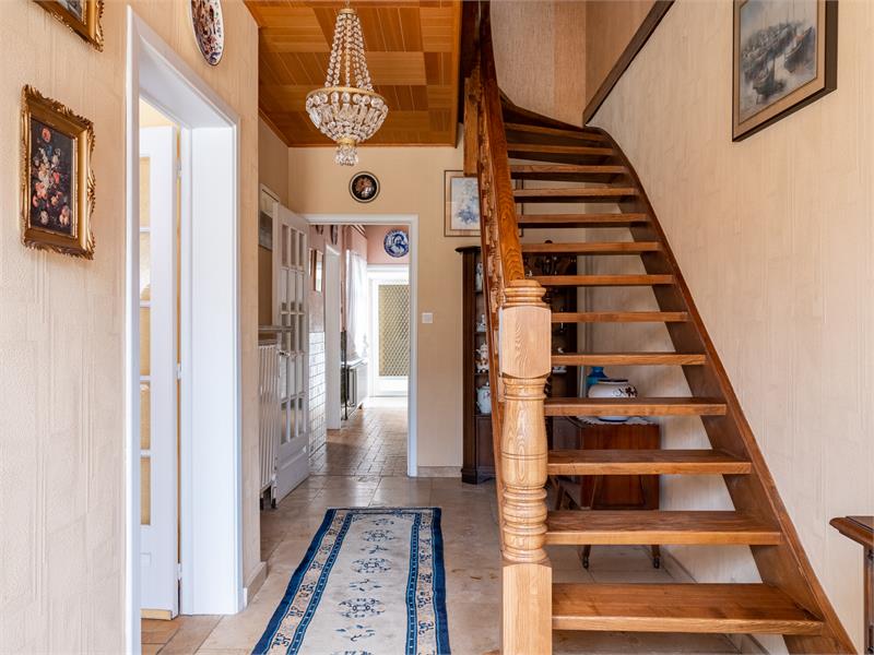 Interessant renovatieproject in groene omgeving 