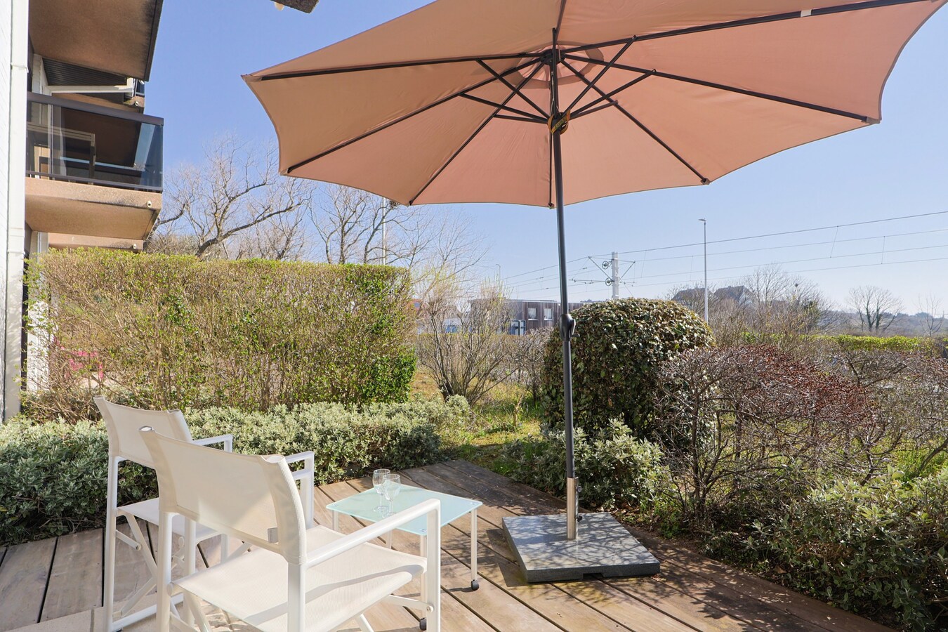 Zuidgericht gelijkvloers 1slpk appartement met zonneterras en duinenzicht nabij zee 