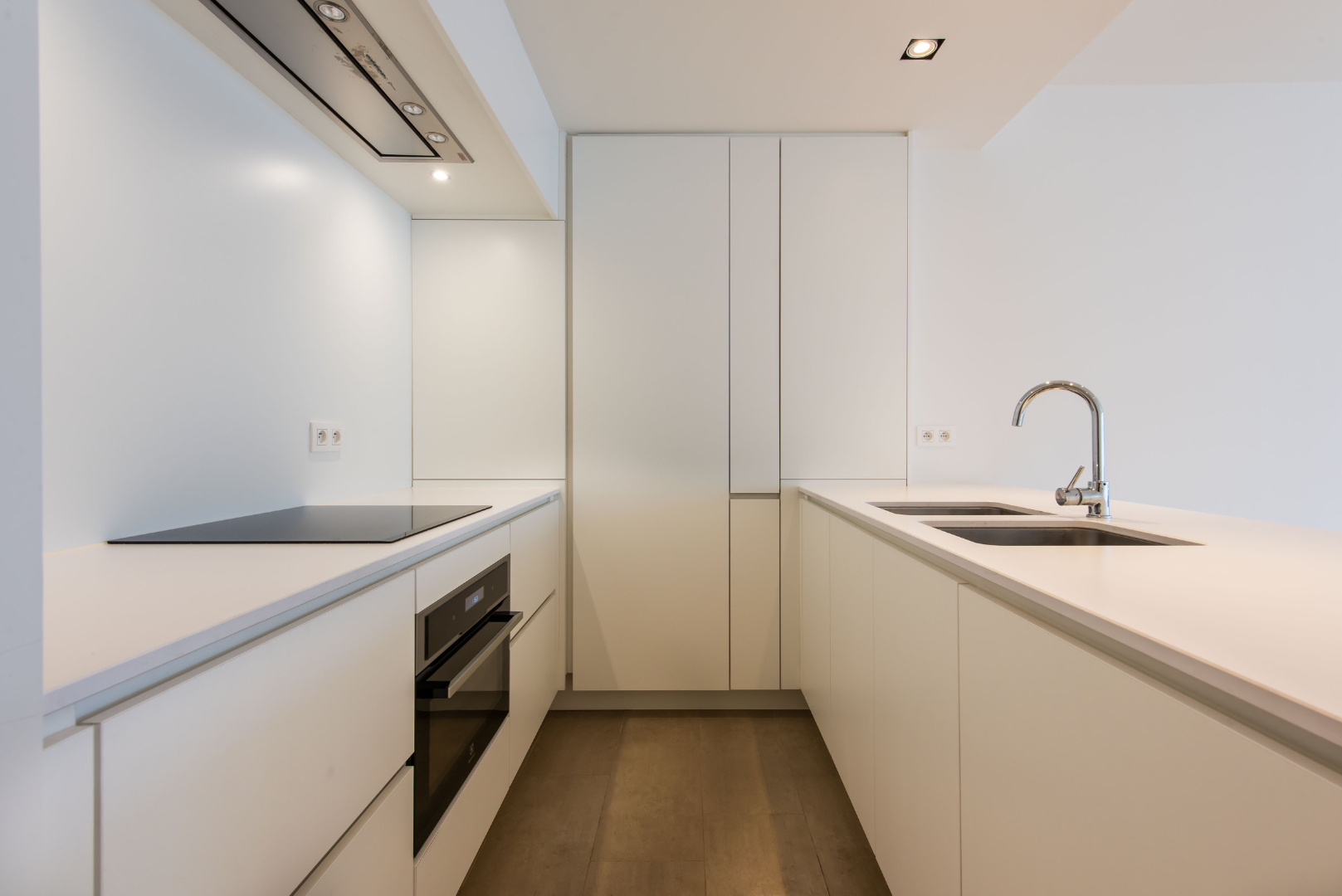 PRACHTIG GERENOVEERD APP. GELEGEN LEOPOLD II LAAN - TOPLIGGING 