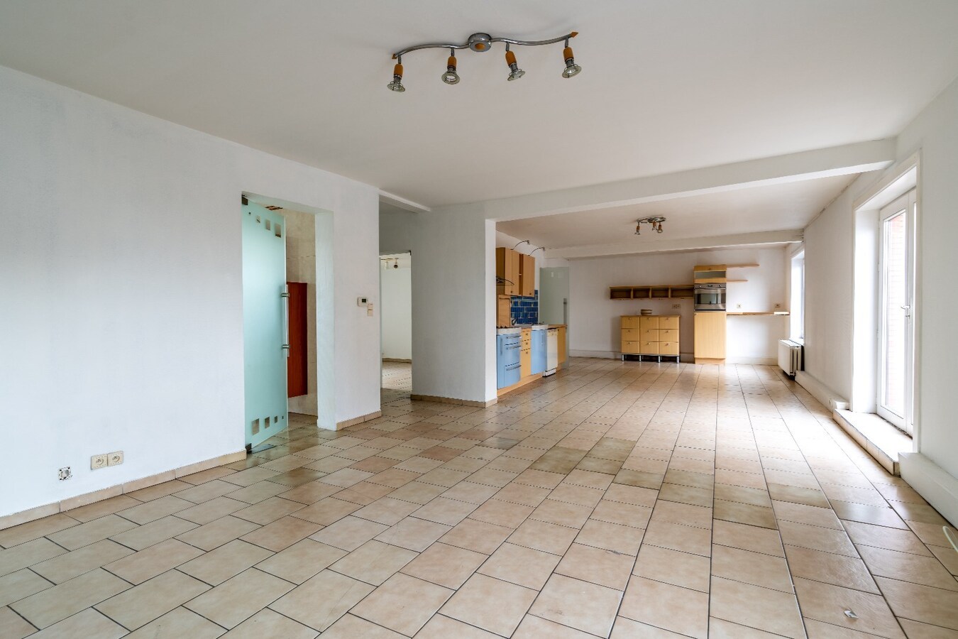 Appartement avec de beaux volumes &amp; 3 chambres, en plein centre-ville ! 