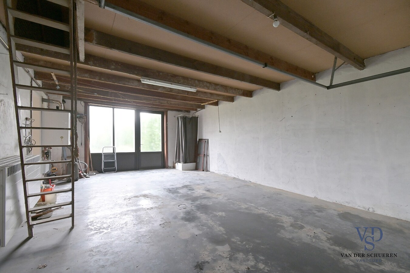 Bijzonder ruime gezinswoning. 