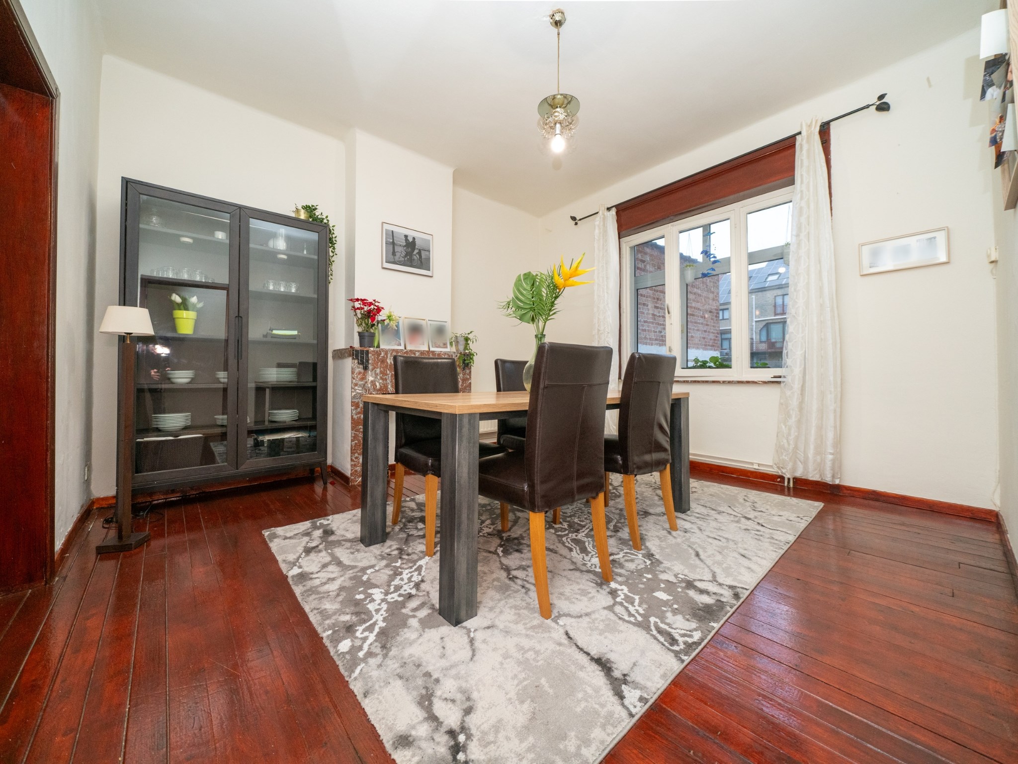 Opbrengstwoning met 3 units op zeer gunstige locatie 