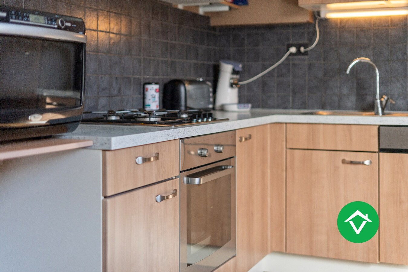 Landelijke woning met bijgebouw en zicht op de velden te koop in Vladslo 