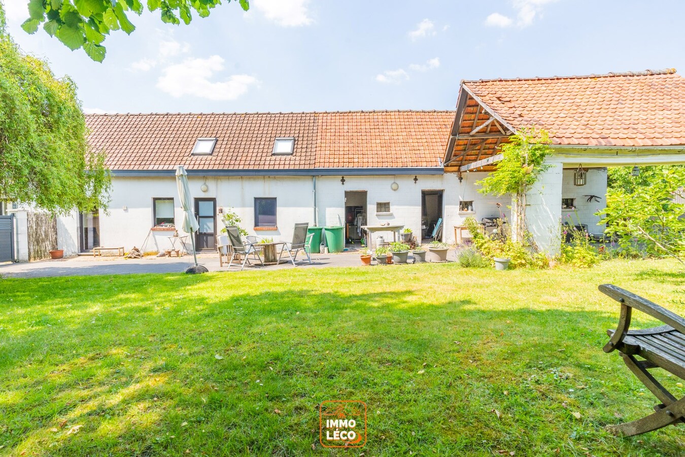 Maison style fermette 4 façades érigée sur une parcelle de 955m², en plein cœur du Bois Fichaux ! RARE à la VENTE 