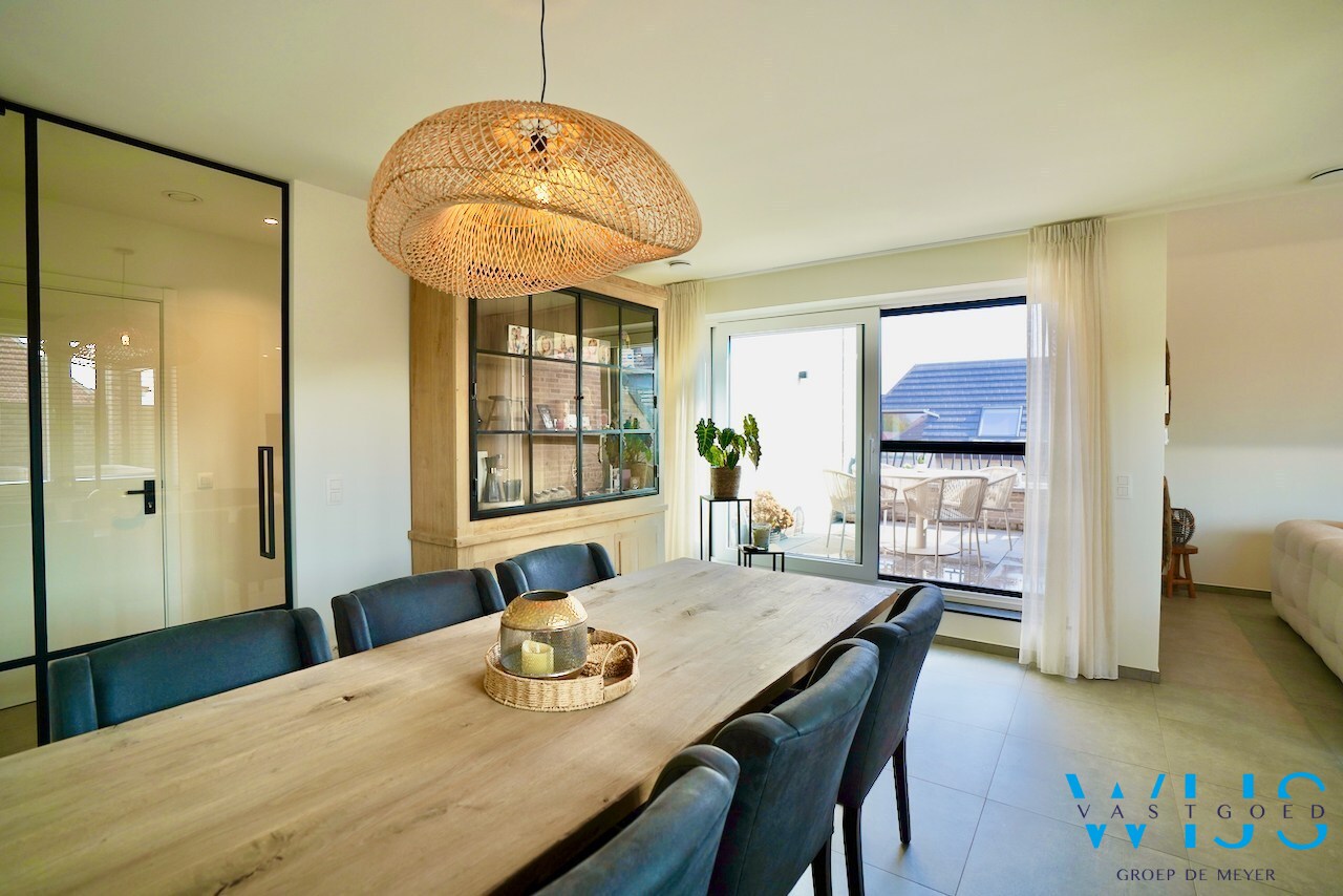 PRACHTIG dakappartement met 4 slaapkamers en 2 terrassen ! 