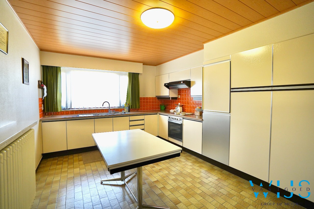 Ruime bungalow op 1000m² met prachtig uitzicht te Boekhoute ! 