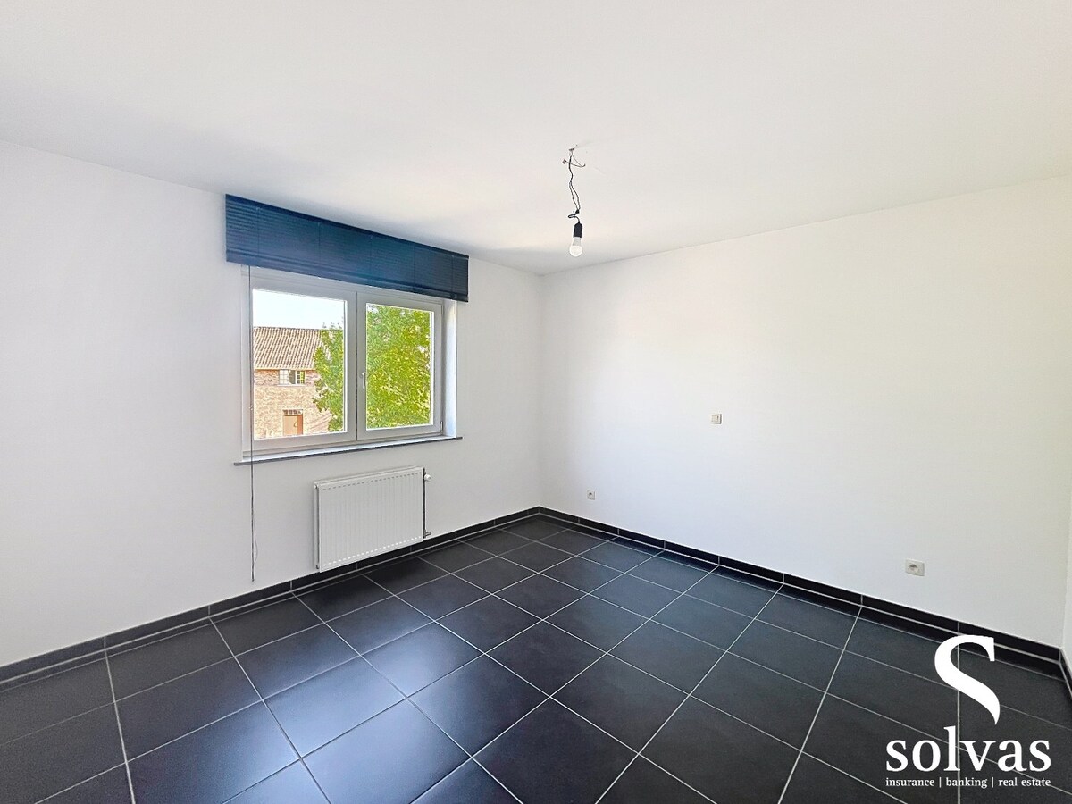 Instapklare ruime halfopen woning met 4 slaapkamers op toplocatie! 