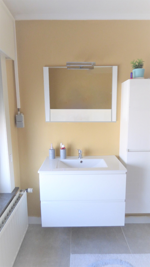 Aantrekkelijke en karaktervolle gezinswoning in het centrum van Zwevegem. 