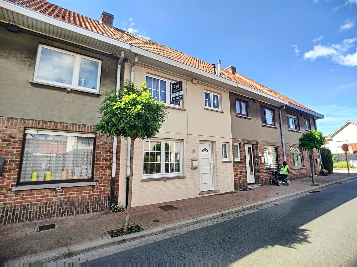 Te moderniseren woning op aangename ligging - Heist 