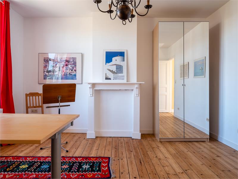 Prachtige burgerwoning in een wijk in bloei 