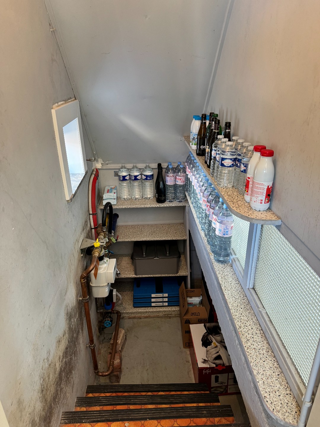 Gerenoveerde halfopen woning met 3 slaapkamers, tuin en carport 