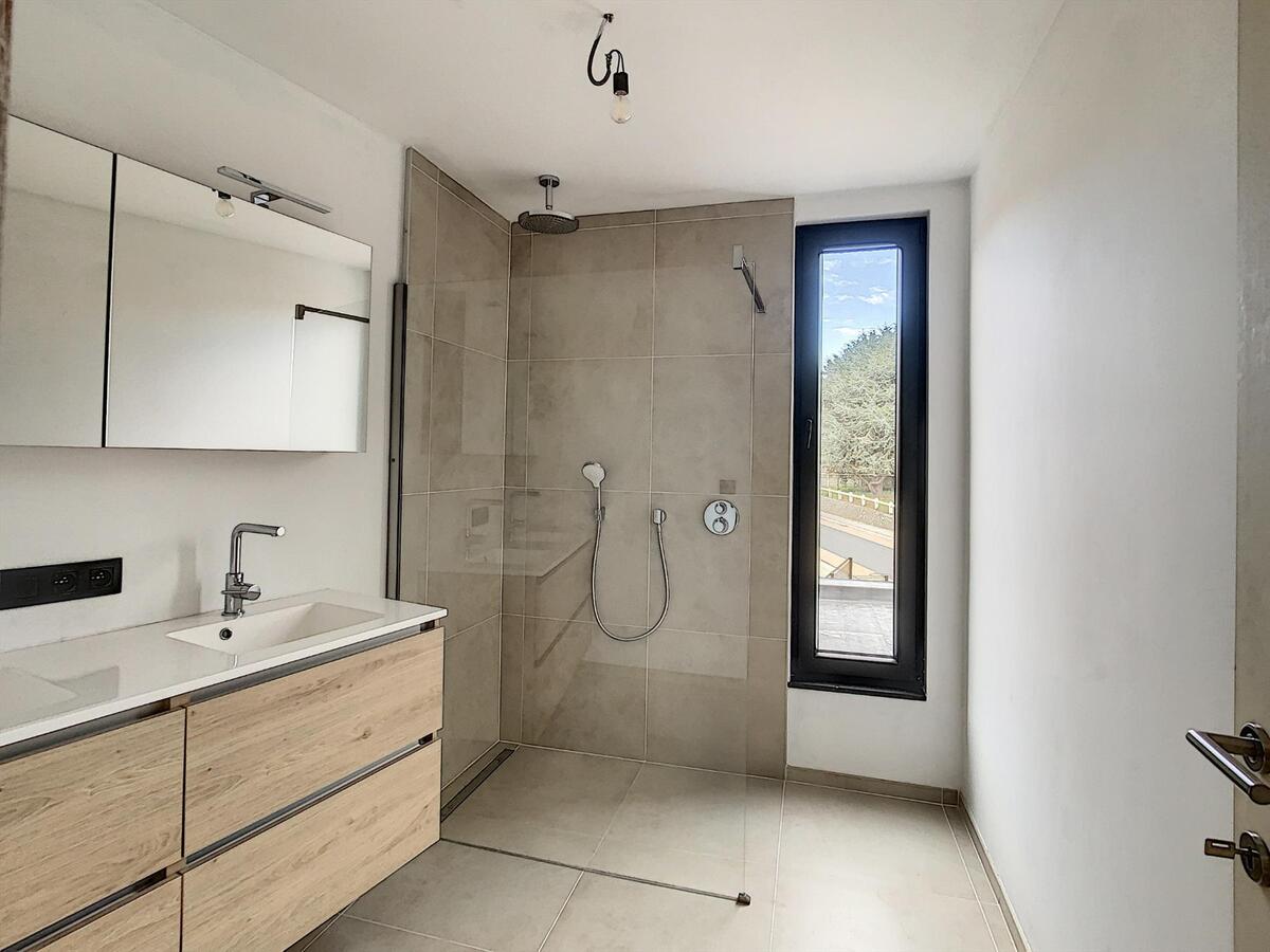 Verkocht! Totaal gerenoveerde moderne woning 