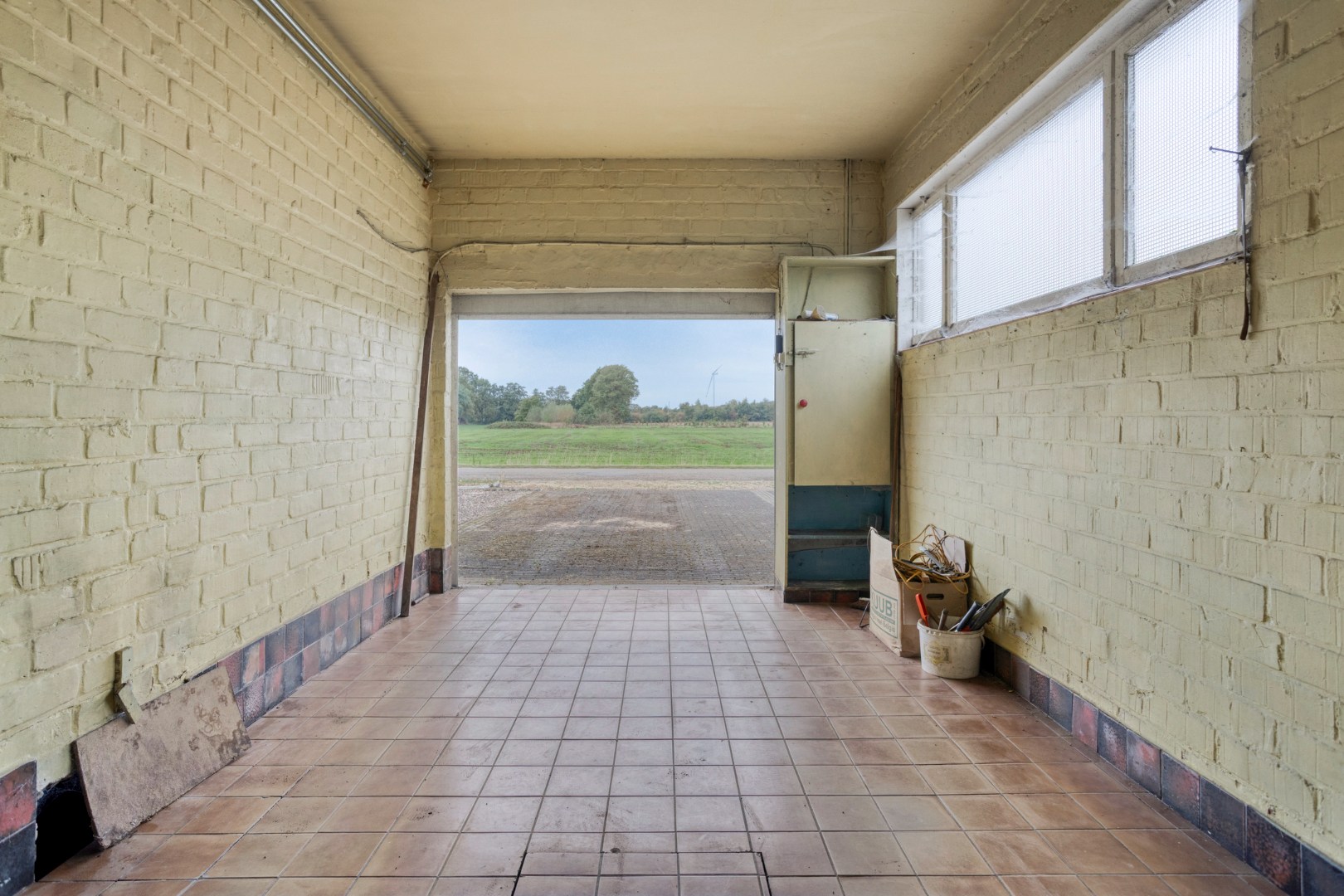 Te renoveren laagbouwwoning in een landelijke omgeving in Geel op een perceel van 16.050m² 