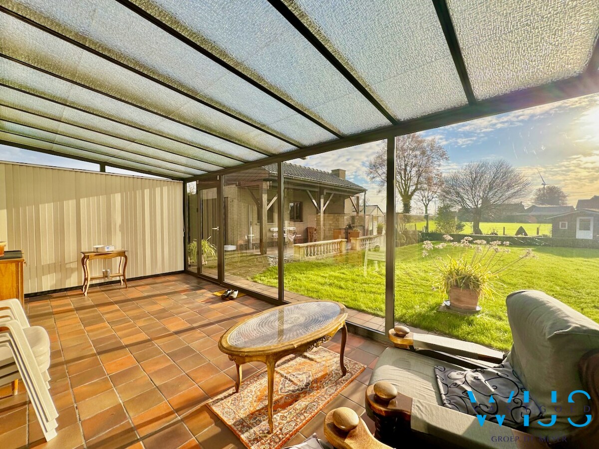 Stevige gezinswoning met bijgebouw te Ertvelde ! 