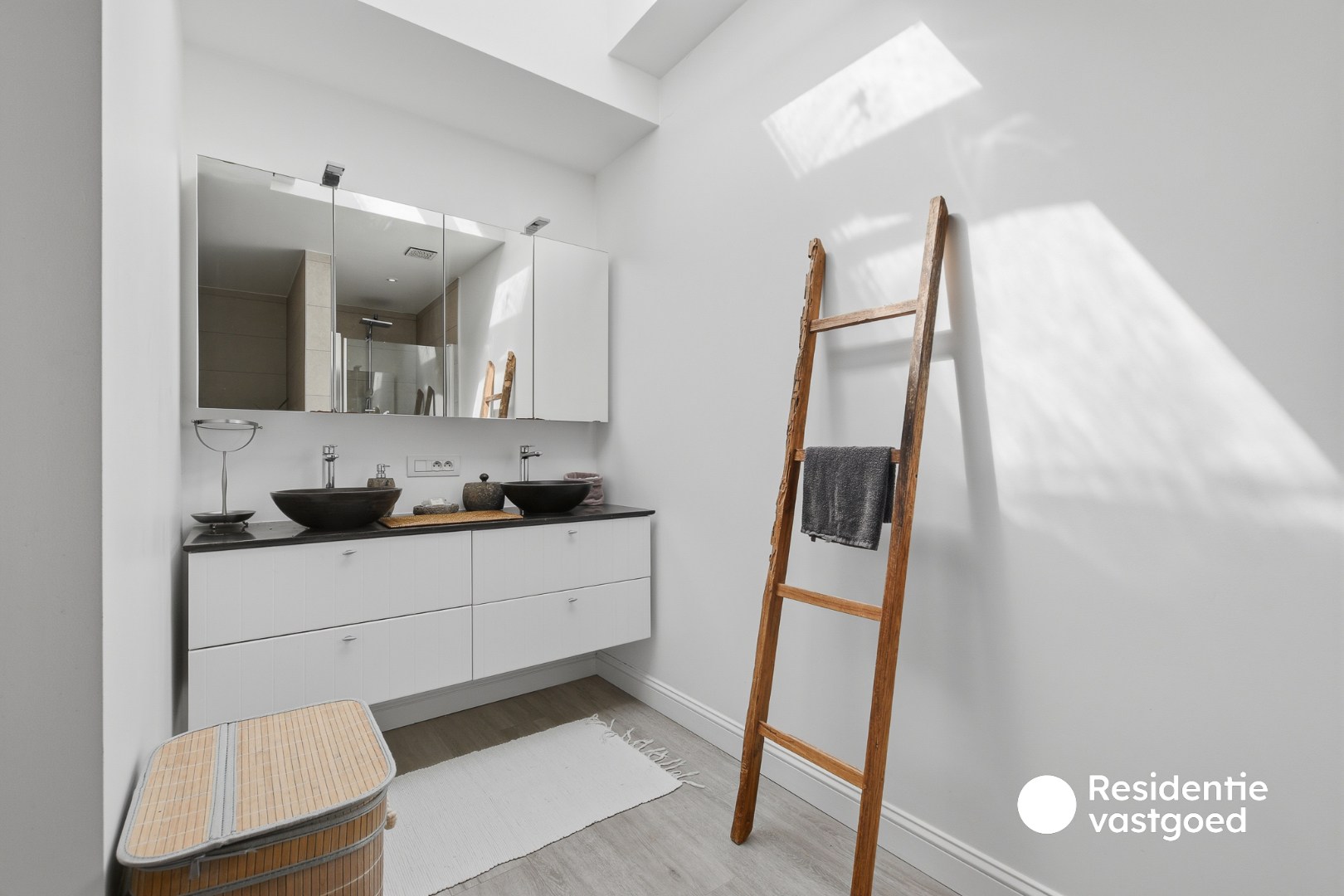 Ruime instapklare woning op topligging 