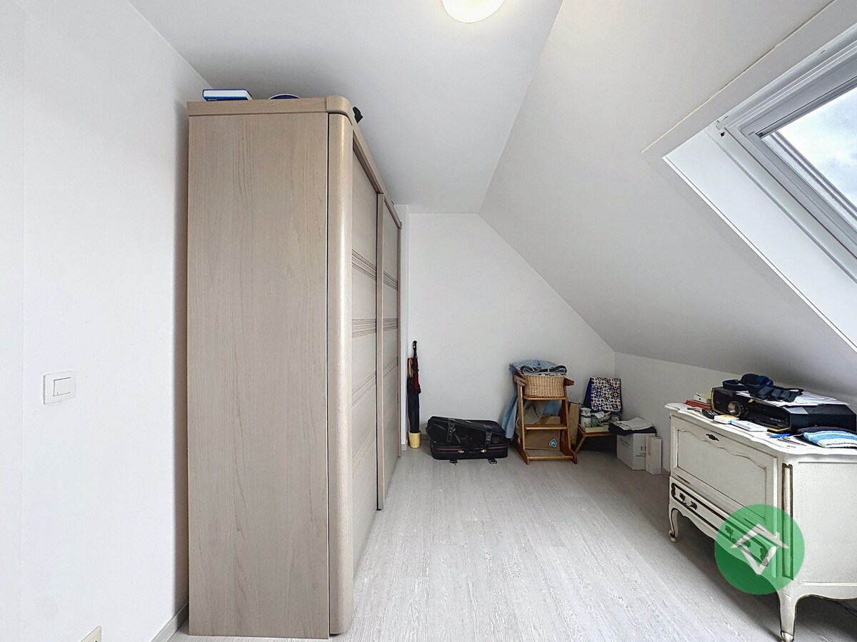 Instapklaar appartement met 4 slaapkamers en 2 badkamers in centrum Gistel 