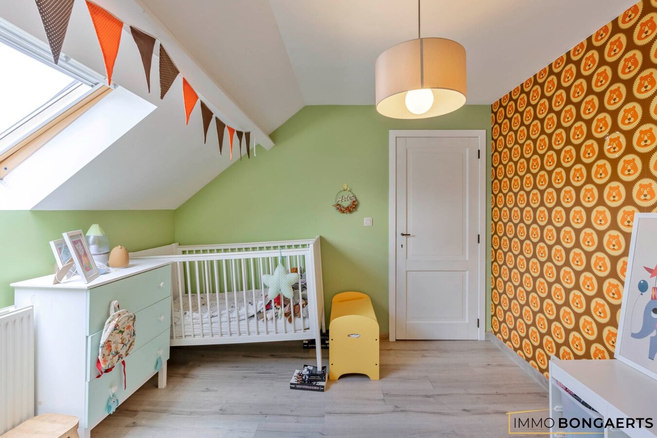 Karaktervolle woning met 4 slaapkamers, tuin en garage. 