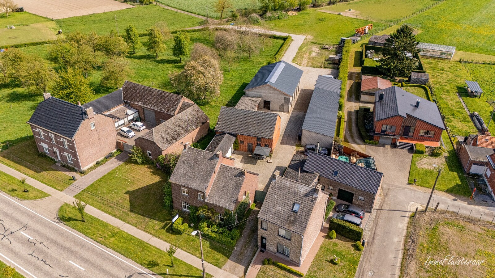 Charmante verder af te werken woning met paardenstallen en weide op ca. 1,7 ha te Geetbets 
