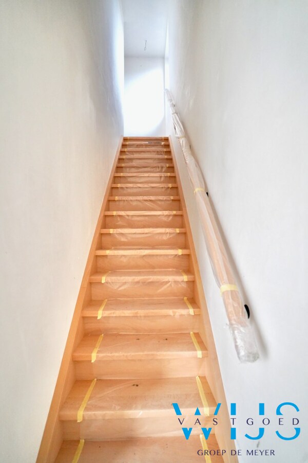 Nieuwbouw in aangename woonwijk te Oosteeklo ! 