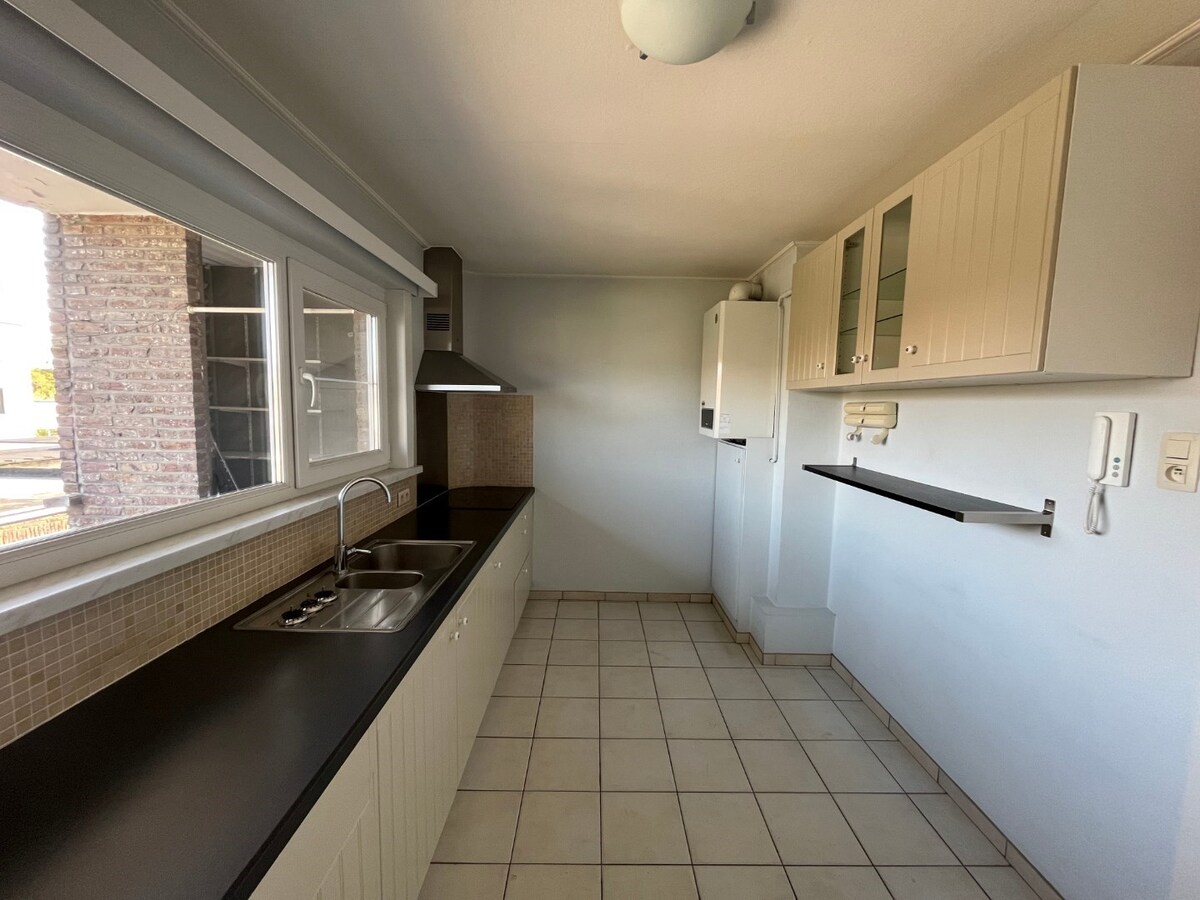 Ruim 2-slp-appartement met garage 