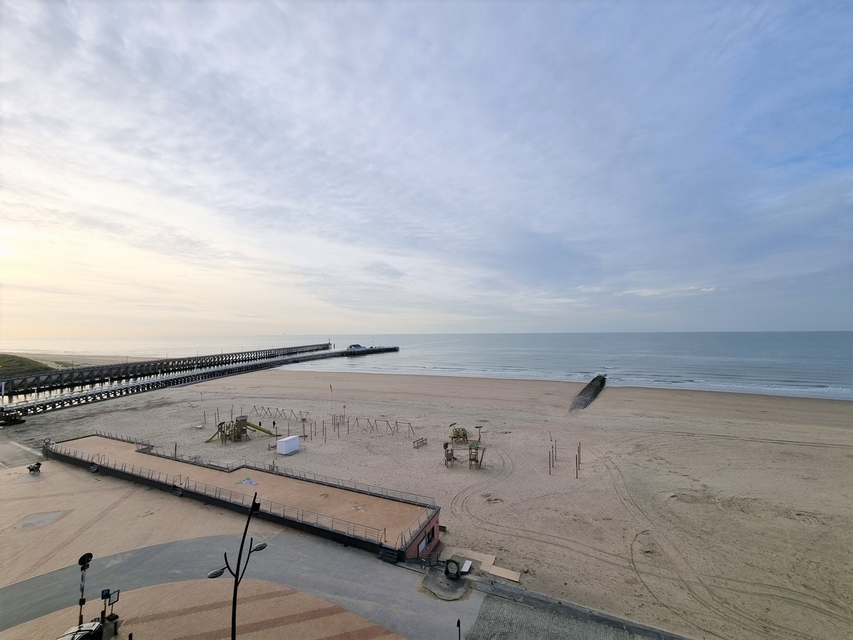 Designappartement met terras op de Zeedijk - Blankenberge 