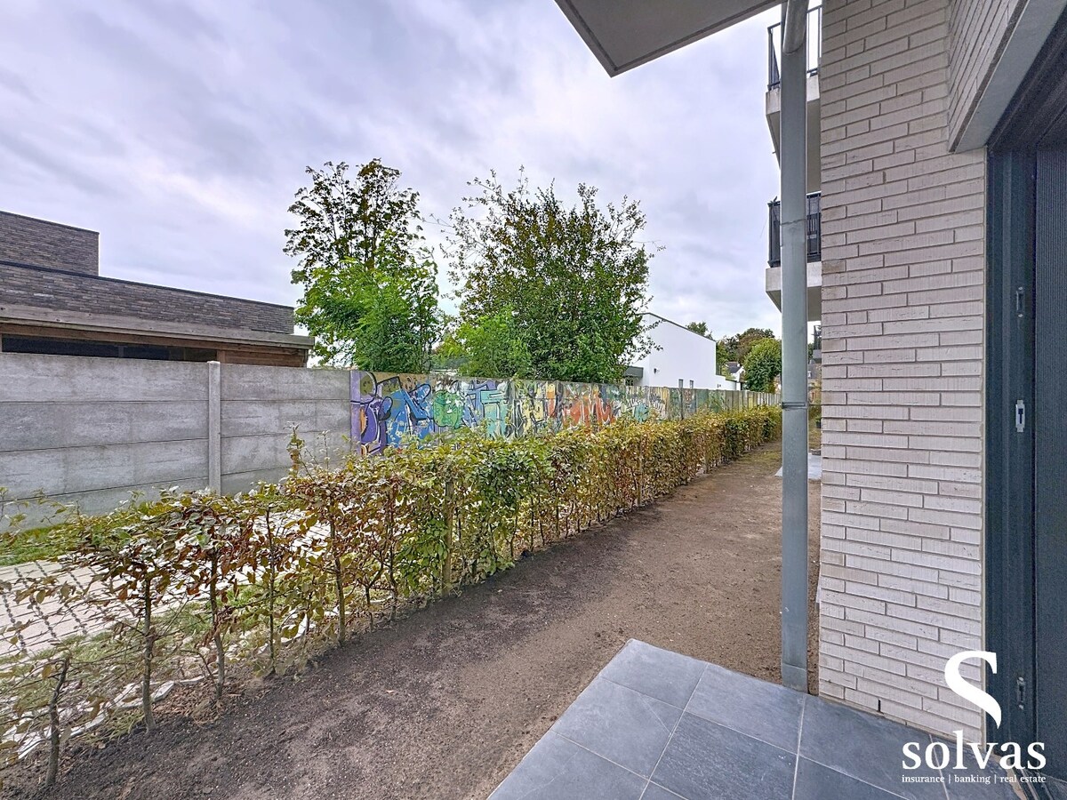 Gelijkvloers appartement met 2 slaapkamer, terras en tuintje 