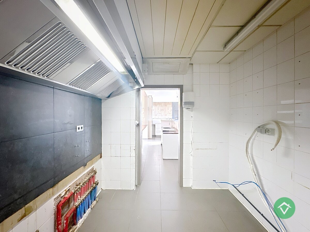 Combinatie wonen &amp; werken: horecazaak met woonst in Eernegem 