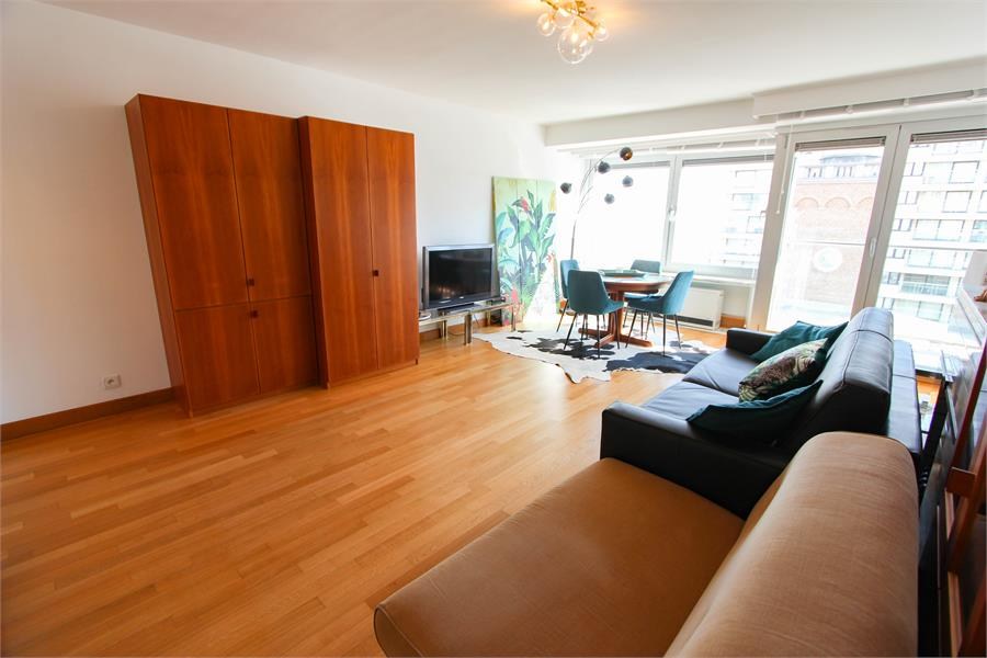 Centraal gelegen studio appartement voorzien van terras met zeezicht! 