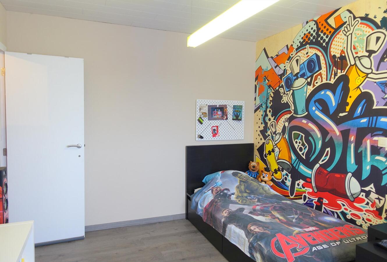 Zonnige charmante half-open woning 