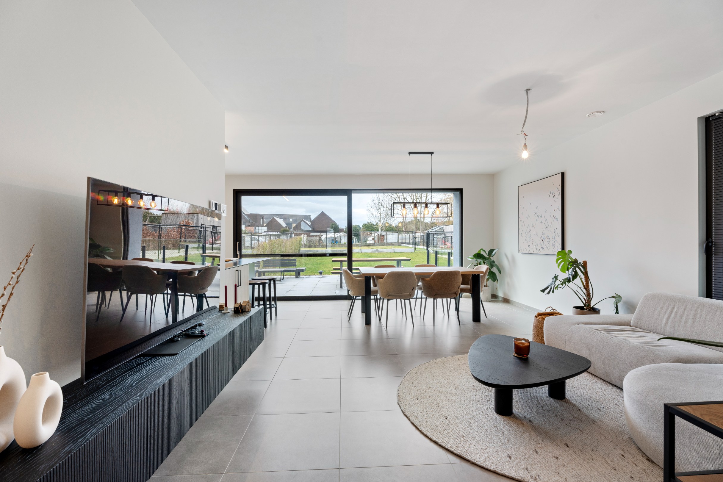 Gelijkvloers appartement met terras en tuin 