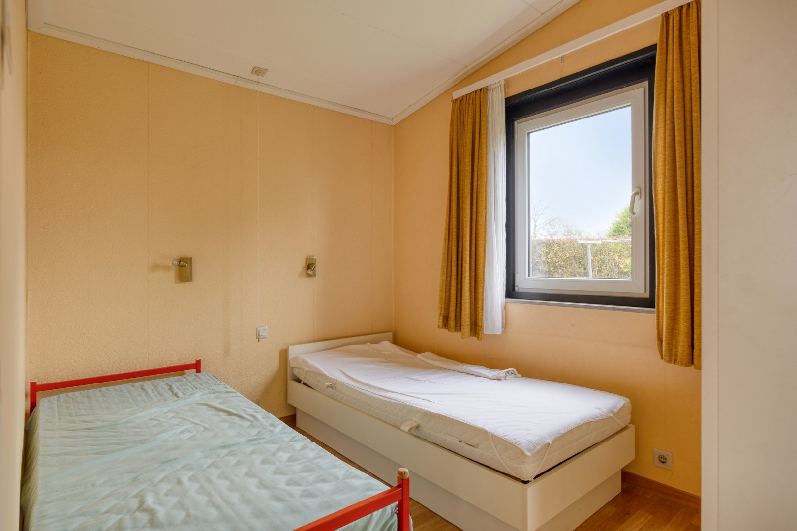 Rustig gelegen vrijstaande bungalow op steenworp afstand van jachthaven en Veerse Meer, deze woning dient gemoderniseerd te worden maar biedt vele mogelijkheden. 