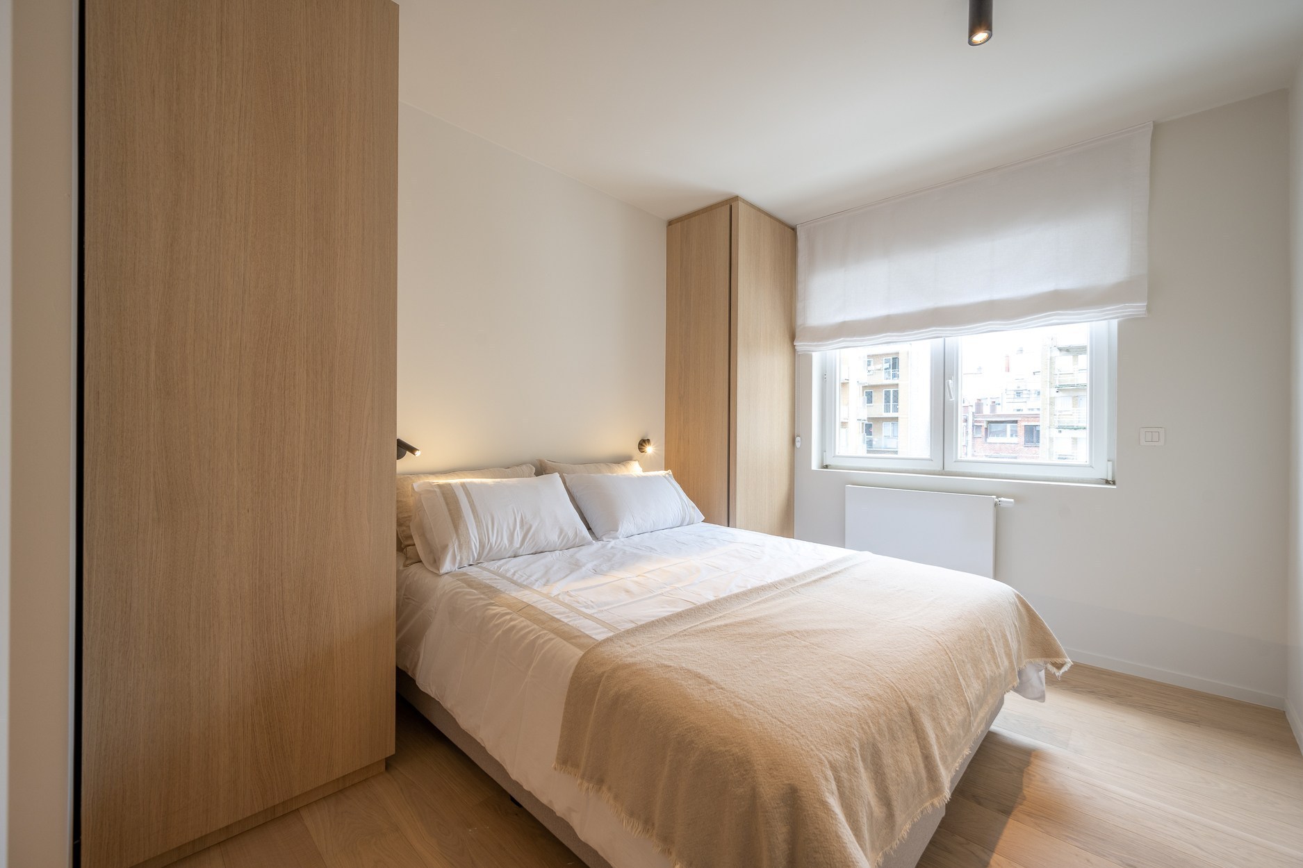 Magnifique appartement rénové de 3 chambres à coucher près de l'avenue Lippens à Knokke. Disposition : 