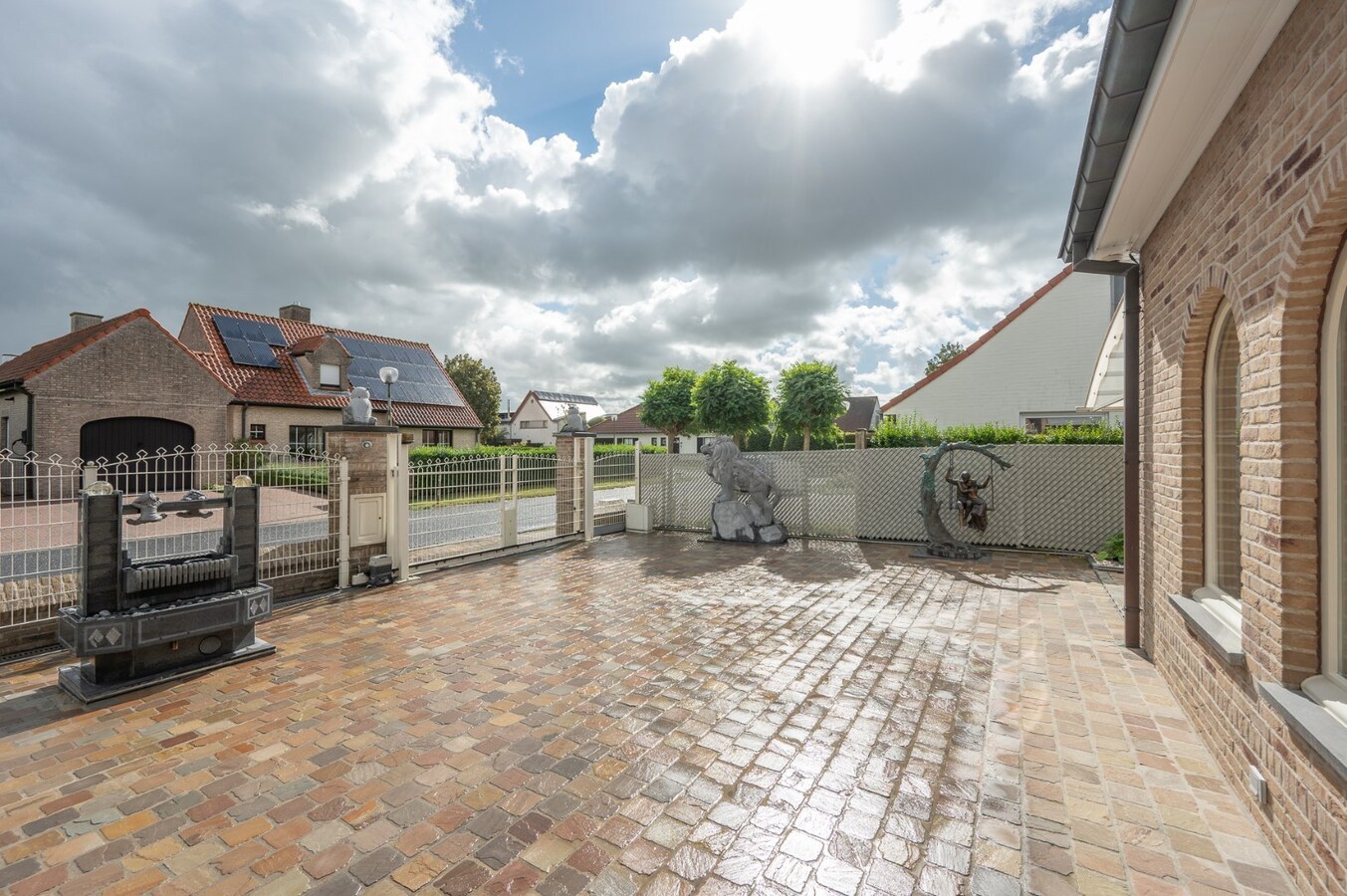Klassevolle villa in residentiële villawijk te Knokke-Heist 