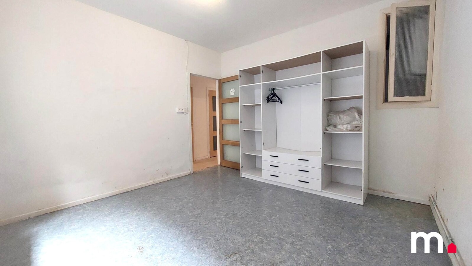 TE RENOVEREN GELIJKVLOERS APPARTEMENT TE BREDENE 