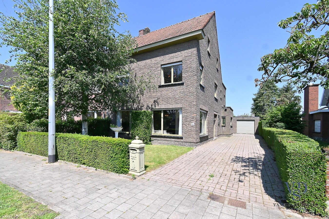 Ruime Half Open Bebouwing in rustige buurt 