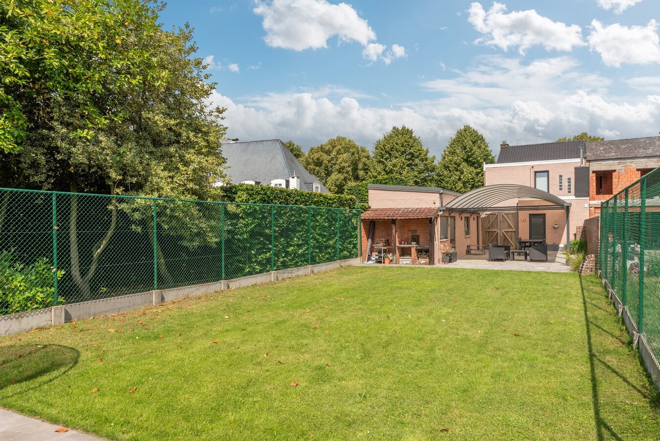 Instapklare woning met tuin - 5 slpks - toplocatie 