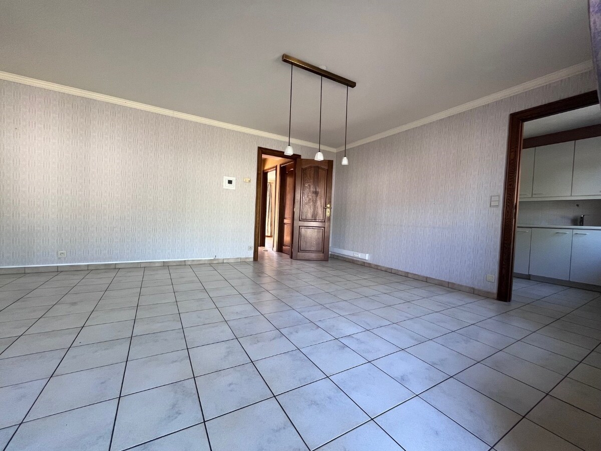 Bijzonder goedgelegen, ruim 3-slaapkamer-appartement met riant zonneterras 