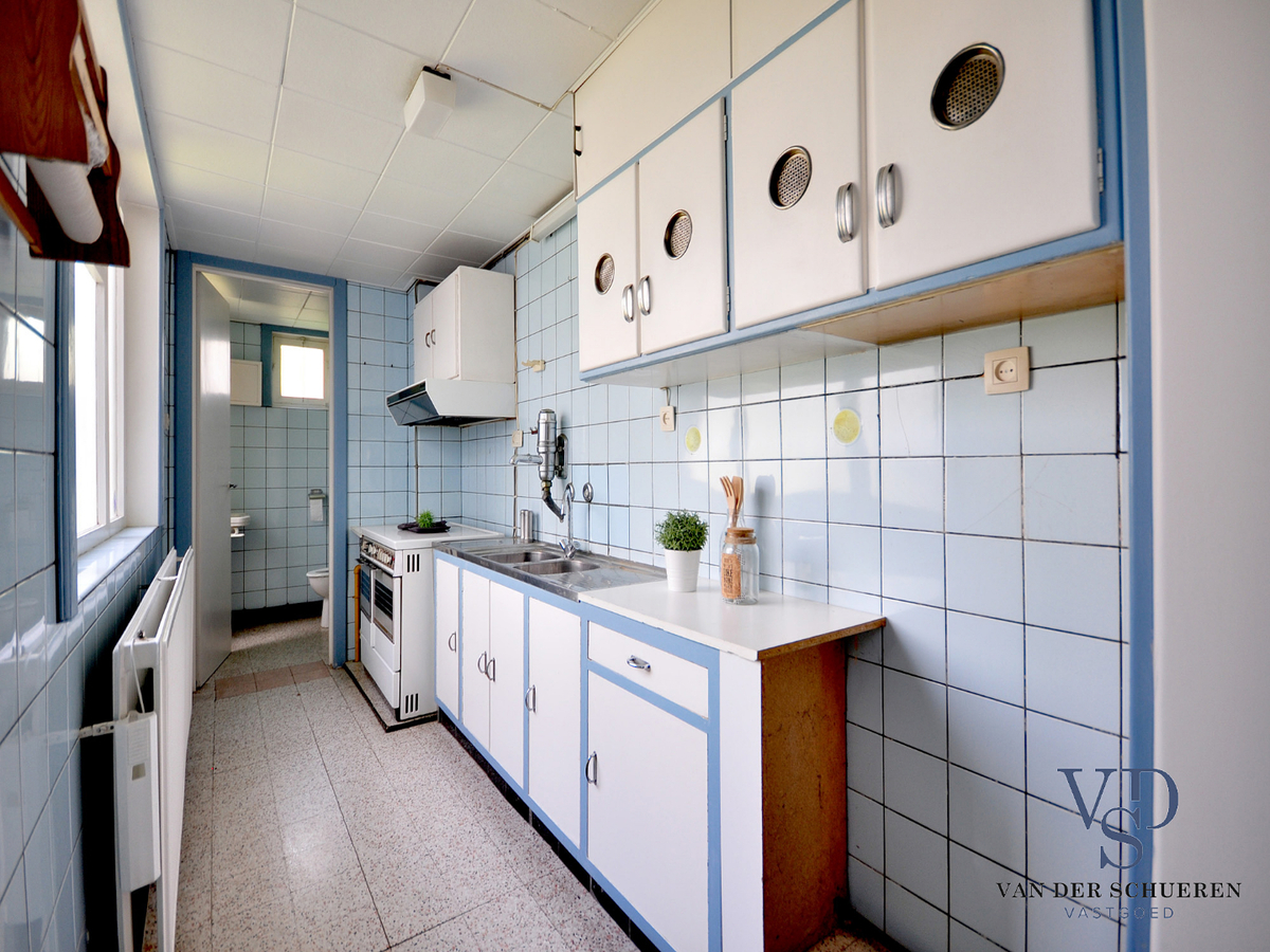 Degelijke en stijlvolle herenwoning. Uitstekend gelegen ! 