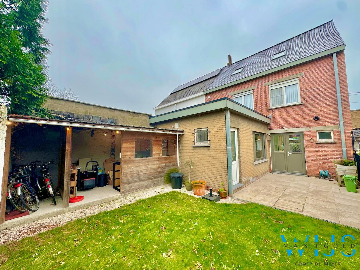 Instapklare gezinswoning in het toffe centrum van Assenede ! 