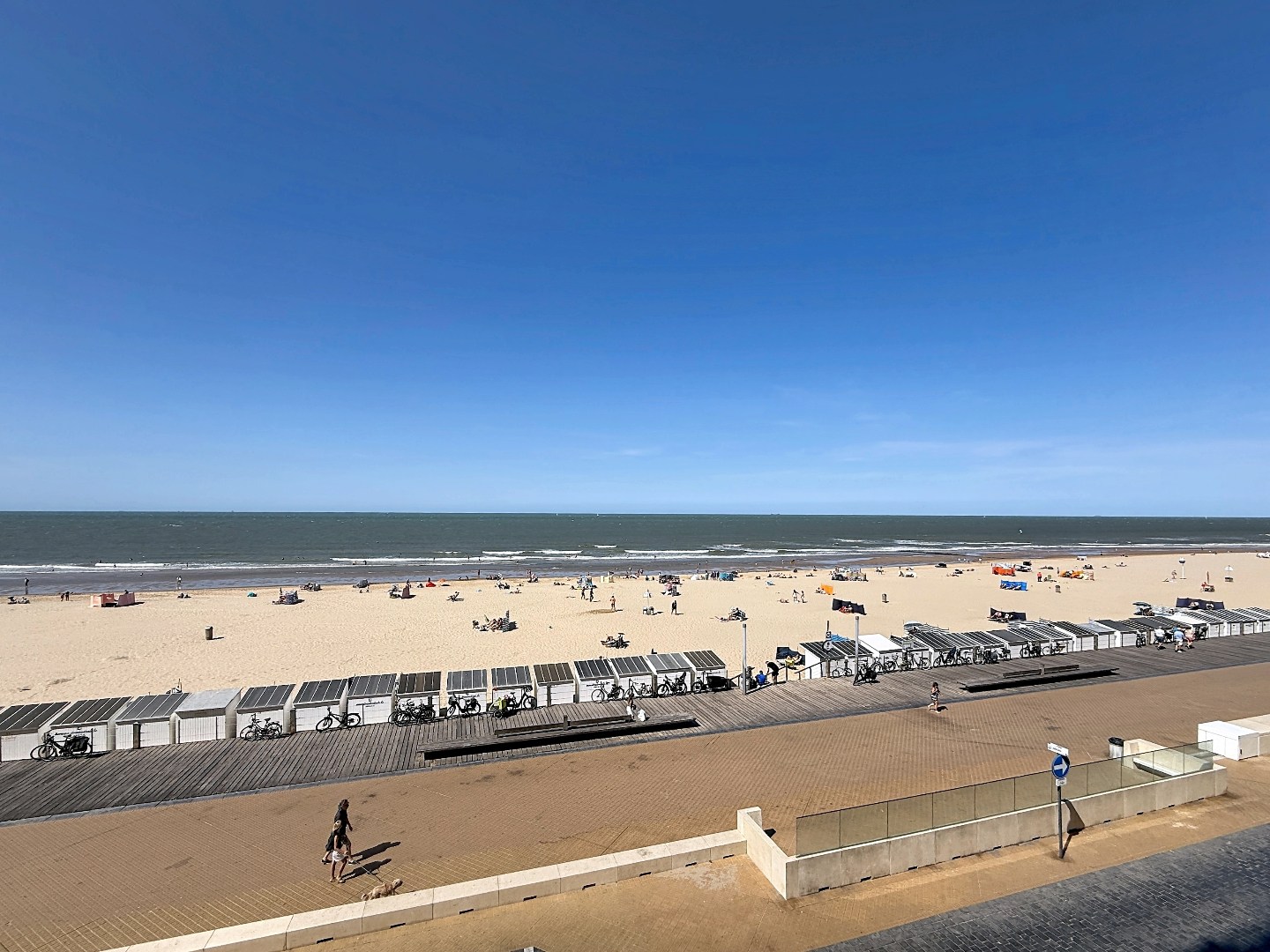 Prêt à emménager, appartement d'une chambre avec vue sur la mer. 