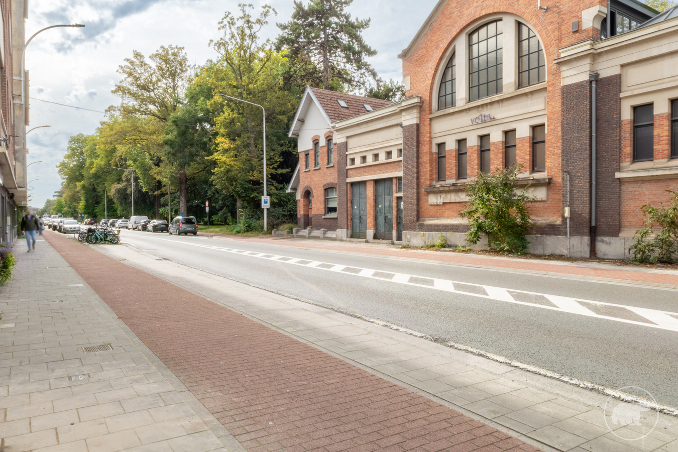 Gerenoveerd appartement aan het Groenevalleipark met ruim terras 