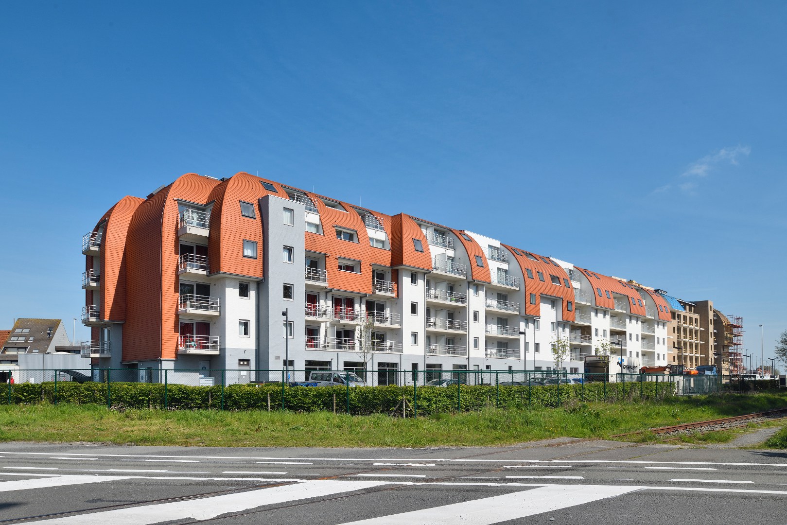 Ruime Holiday Suite (2p) op het 5e verdiep met rustig zonneterras! 