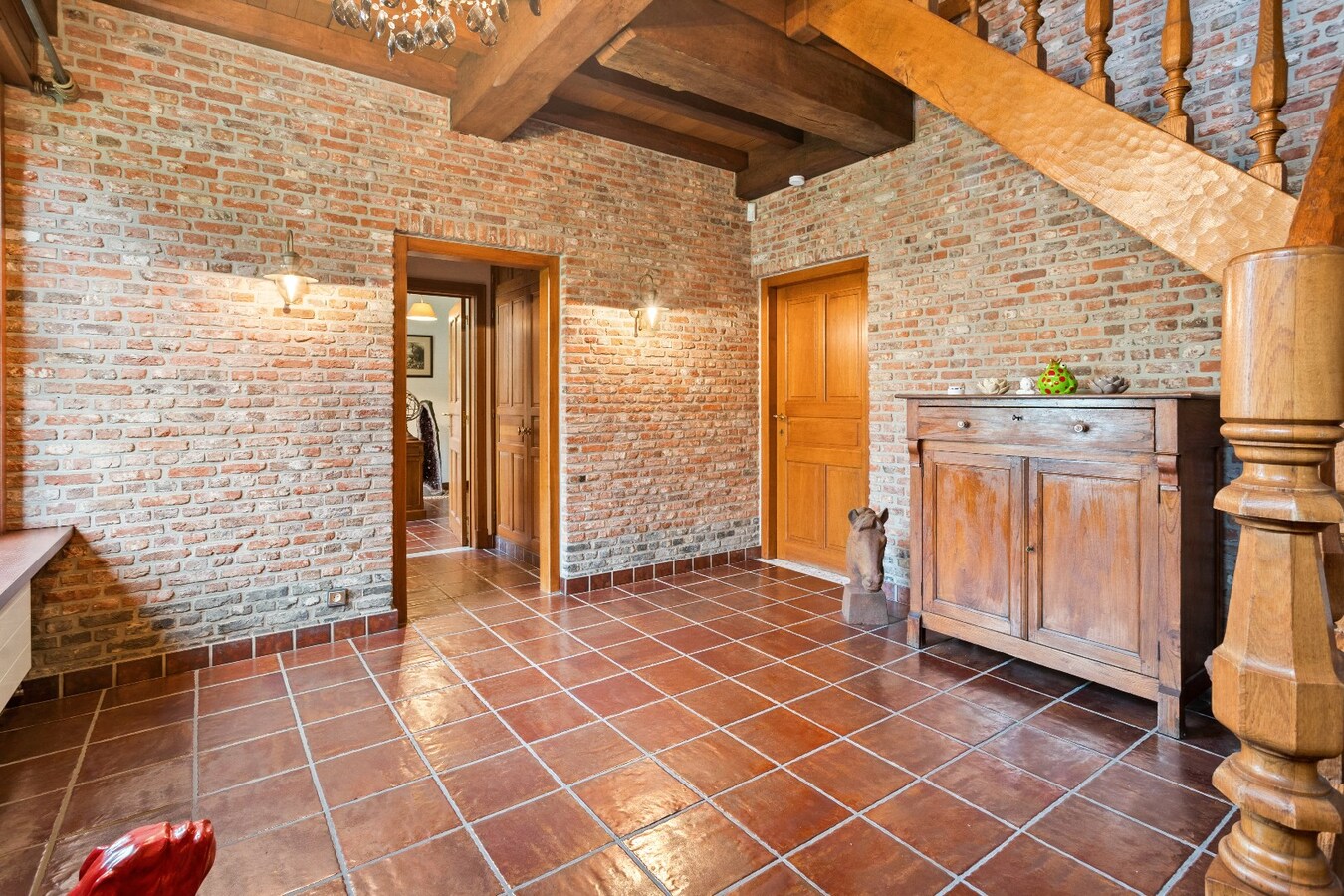 Uniek gelegen villa op ruim perceel van 2009m² 