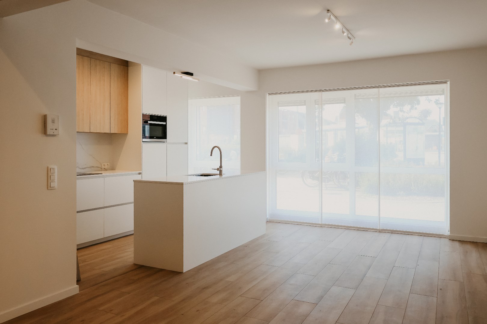 Prachtig gelijkvloers appartement met 3 slaapkamers en terras, midden in het centrum! 